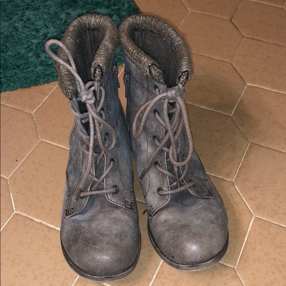 Ankle high boots